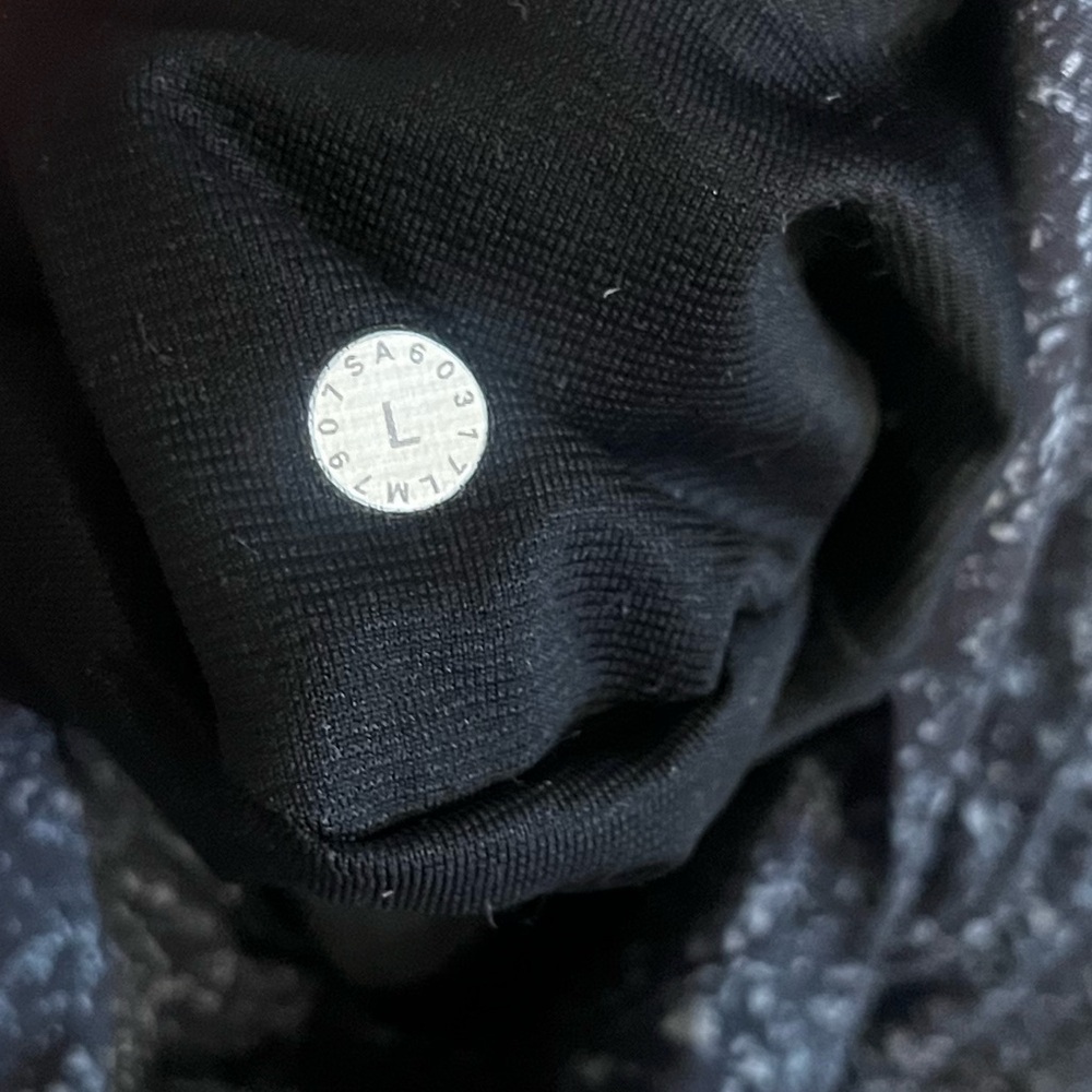 Lululemon Men’s Pace Breaker shorts large - Picture 3 of 3